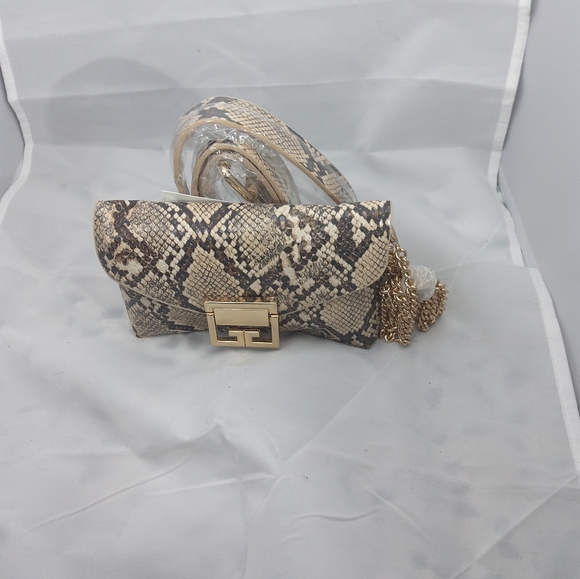 Purse/Fanny Pack - Picture 6 of 12